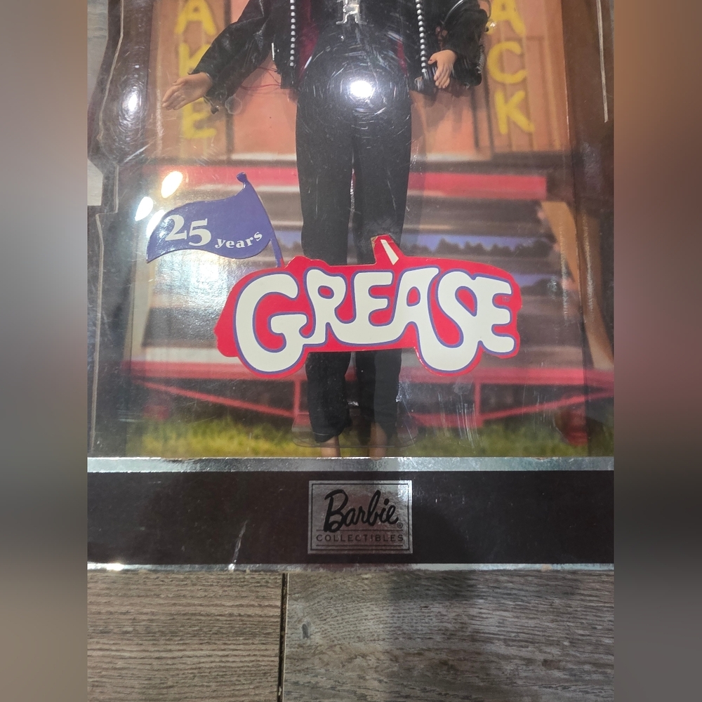 Barbie Grease 25th Anniversary Doll - Picture 2 of 8